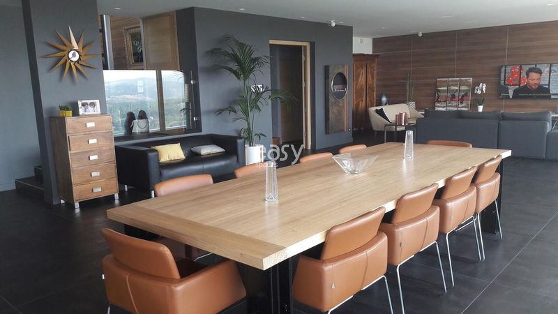 Renting out your house specifically for professional photography sessions